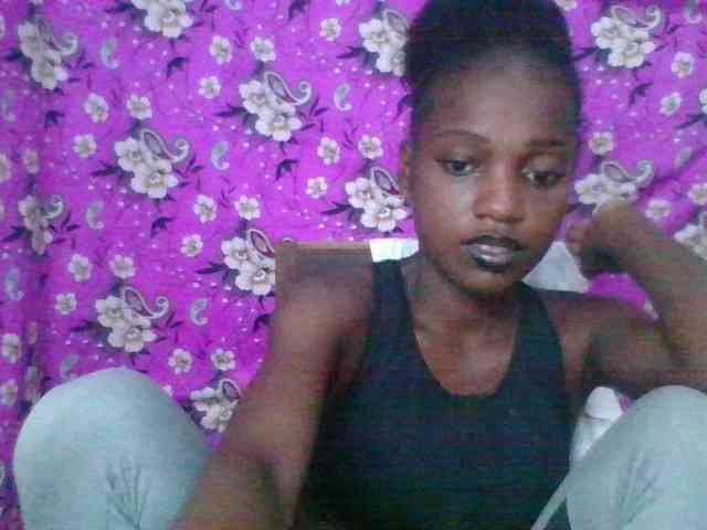 LovelyBlackGirl webcam