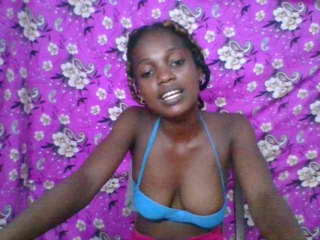 LovelyBlackGirl webcam
