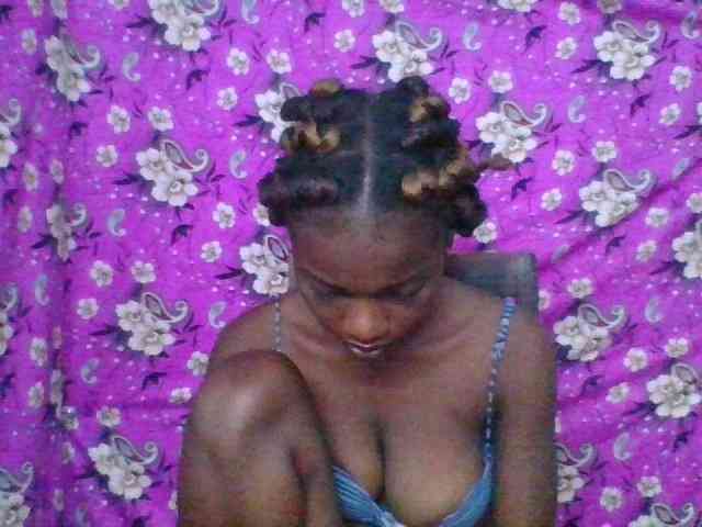 LovelyBlackGirl webcam