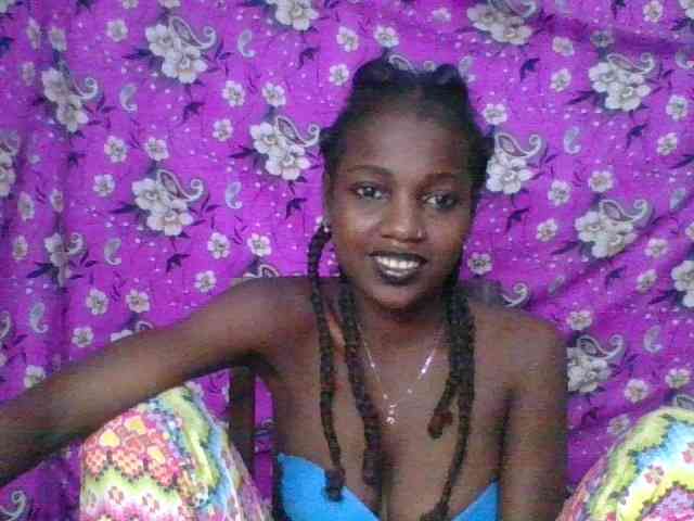 LovelyBlackGirl webcam