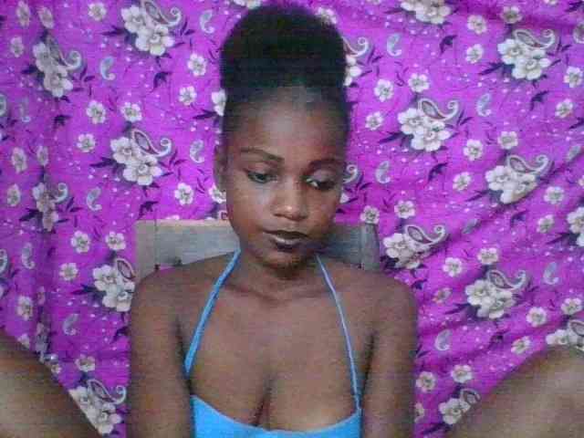 LovelyBlackGirl webcam