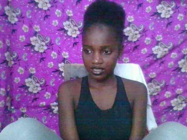 LovelyBlackGirl webcam