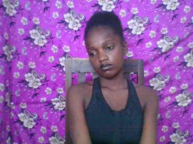 LovelyBlackGirl webcam