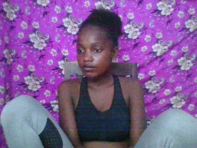 LovelyBlackGirl webcam