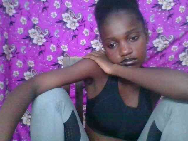 LovelyBlackGirl webcam