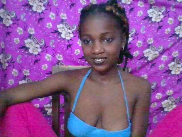 LovelyBlackGirl webcam