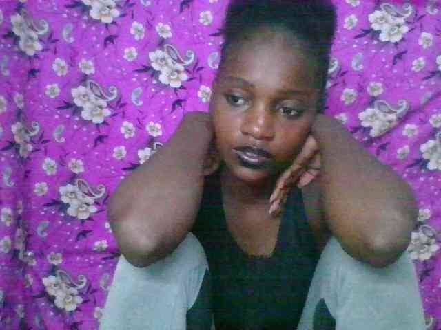 LovelyBlackGirl webcam