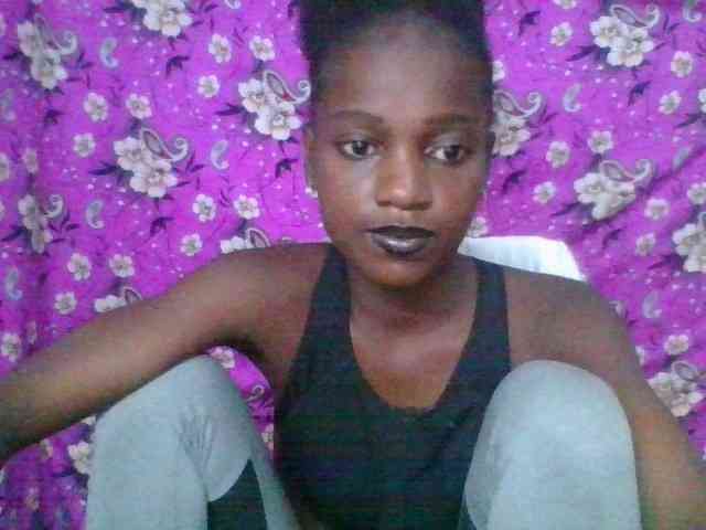 LovelyBlackGirl webcam