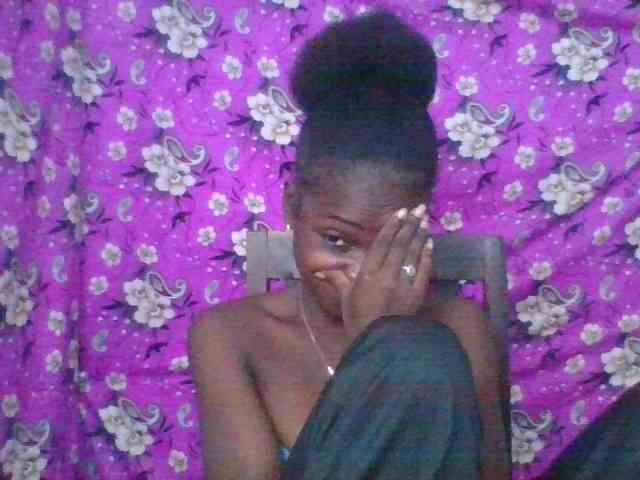 LovelyBlackGirl webcam