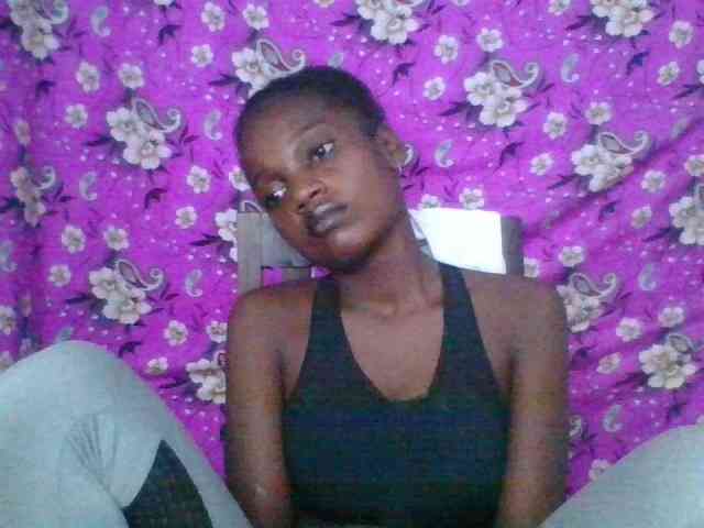 LovelyBlackGirl webcam