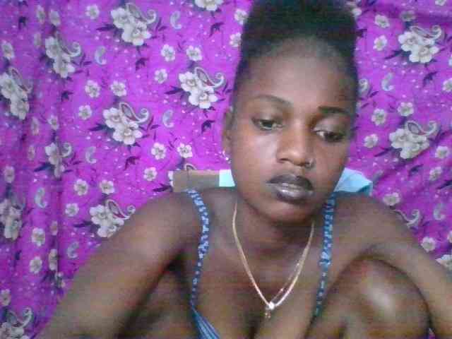 LovelyBlackGirl webcam