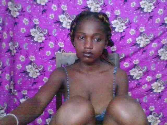 LovelyBlackGirl webcam