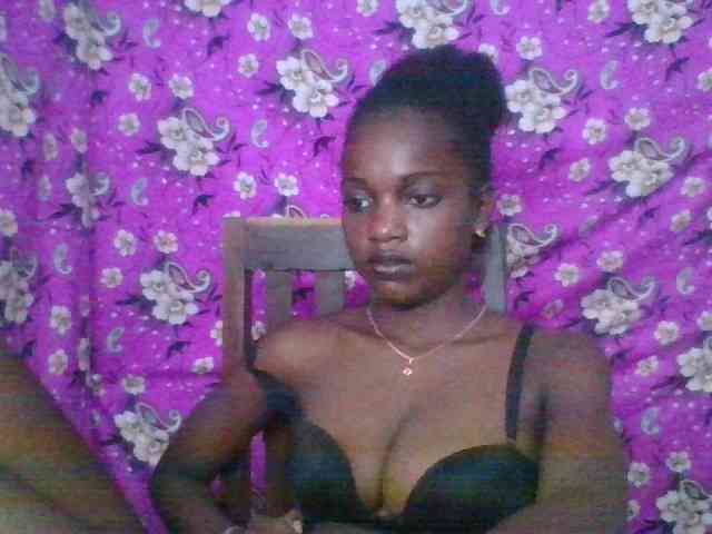 LovelyBlackGirl webcam