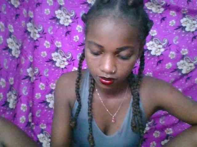 LovelyBlackGirl webcam