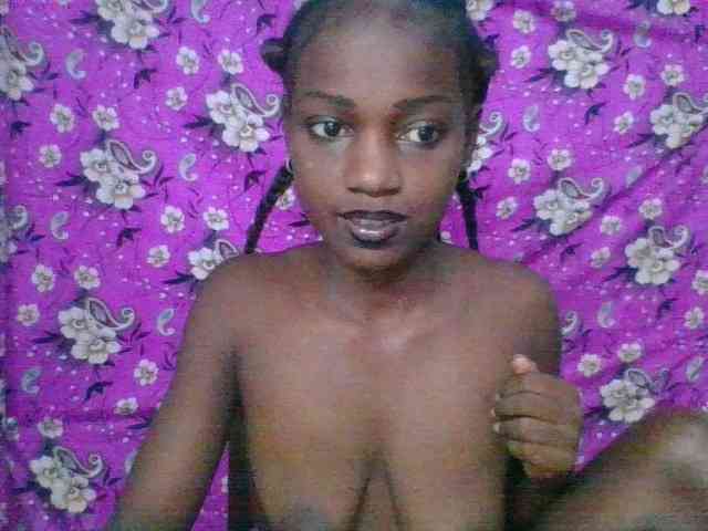 LovelyBlackGirl webcam