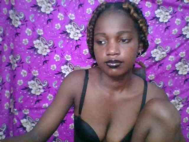 LovelyBlackGirl webcam