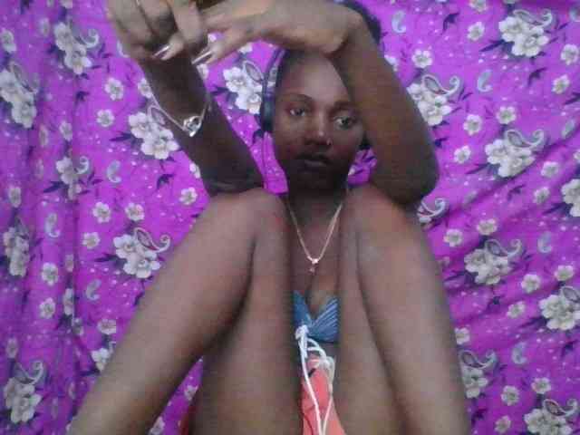 LovelyBlackGirl webcam