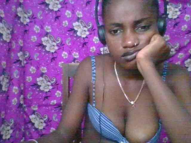 LovelyBlackGirl webcam