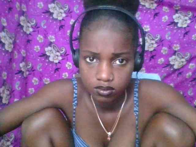 LovelyBlackGirl webcam