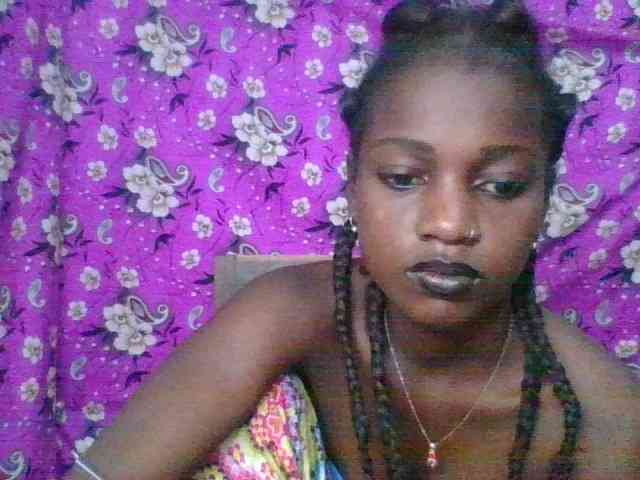 Modèle: LovelyBlackGirl