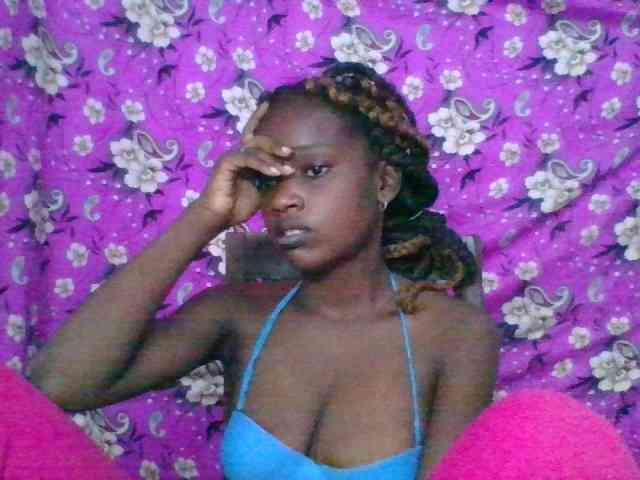 LovelyBlackGirl webcam