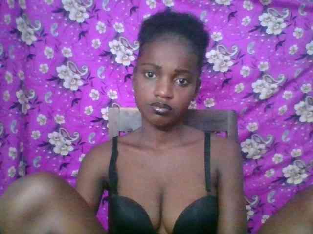 LovelyBlackGirl webcam