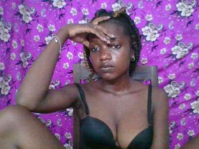 LovelyBlackGirl webcam