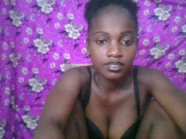 LovelyBlackGirl webcam