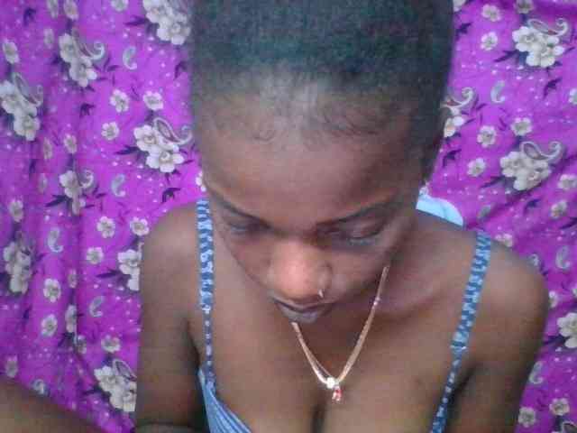 LovelyBlackGirl webcam