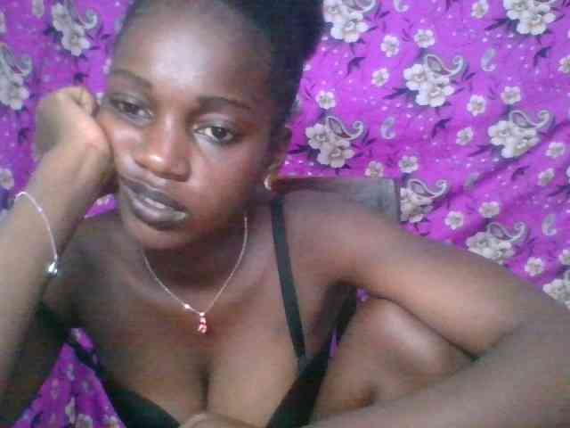 LovelyBlackGirl webcam