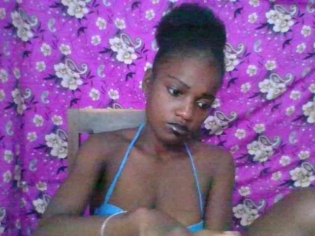 LovelyBlackGirl webcam