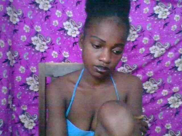 LovelyBlackGirl webcam