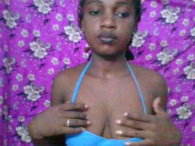 LovelyBlackGirl webcam