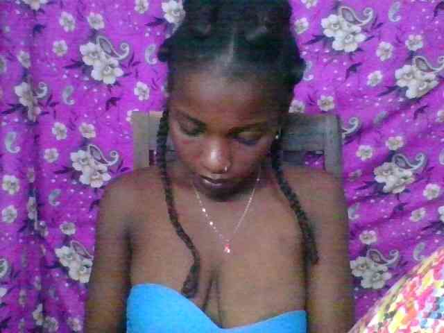 LovelyBlackGirl webcam