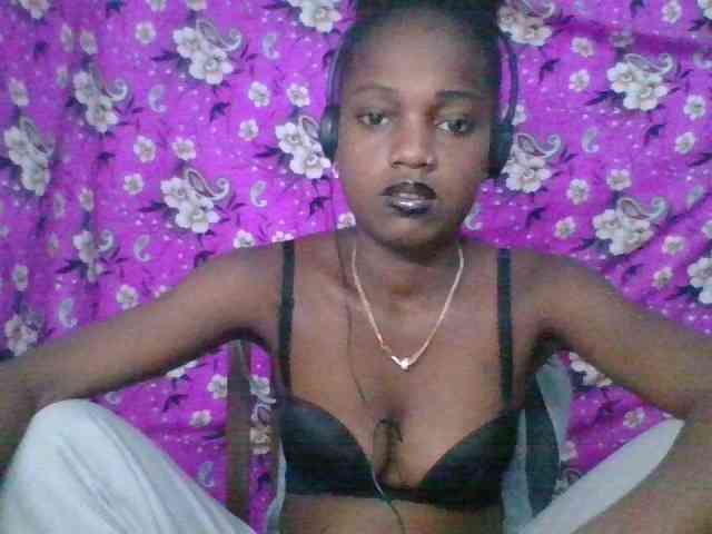 LovelyBlackGirl webcam
