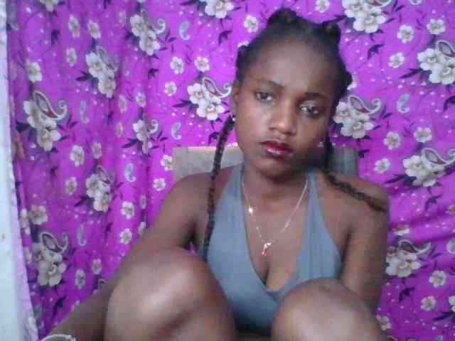 LovelyBlackGirl webcam