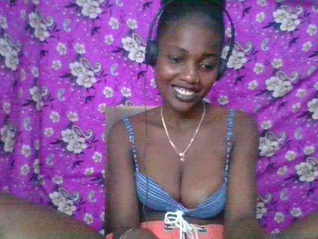 LovelyBlackGirl webcam