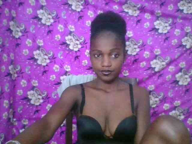 LovelyBlackGirl webcam