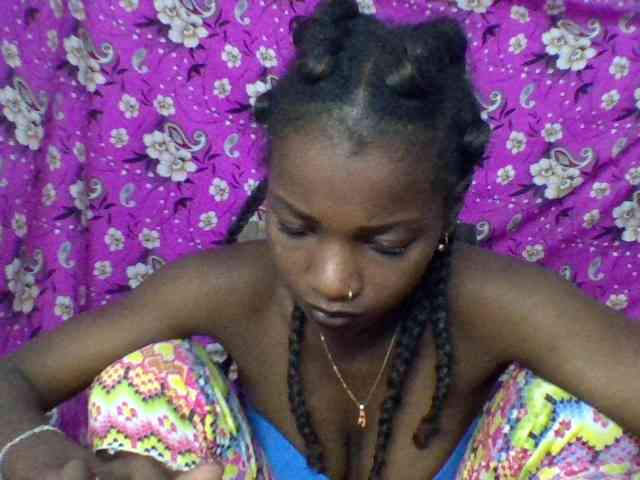 LovelyBlackGirl webcam