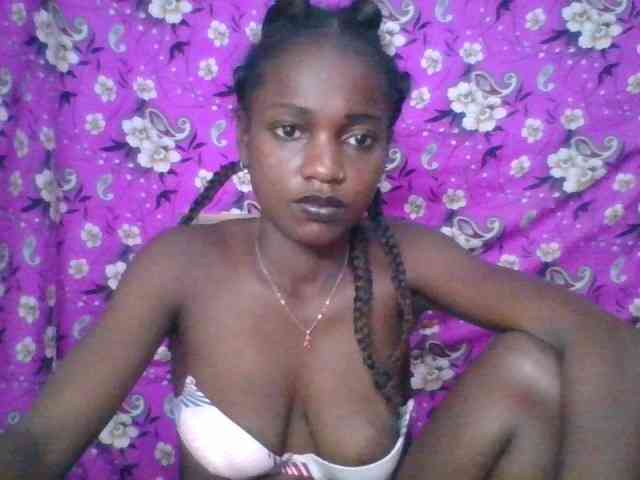LovelyBlackGirl webcam