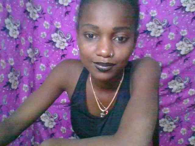 LovelyBlackGirl webcam