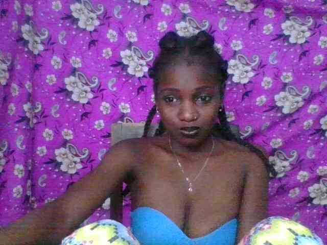 LovelyBlackGirl webcam
