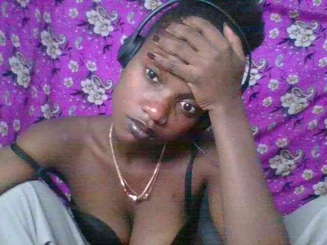 LovelyBlackGirl webcam