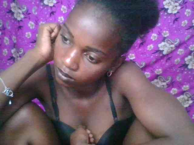 LovelyBlackGirl webcam