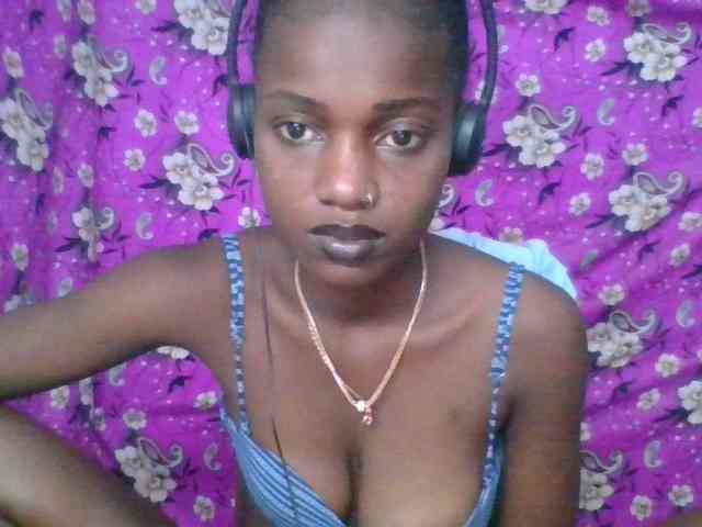 LovelyBlackGirl webcam