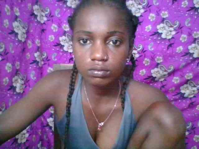 LovelyBlackGirl webcam