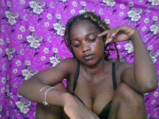 LovelyBlackGirl webcam