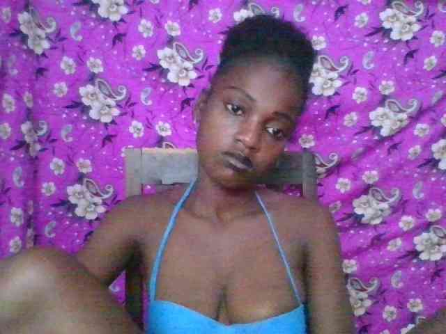 LovelyBlackGirl webcam