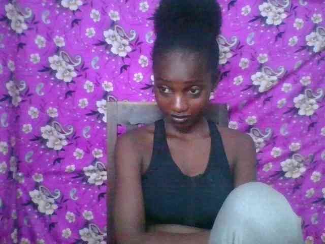 LovelyBlackGirl webcam