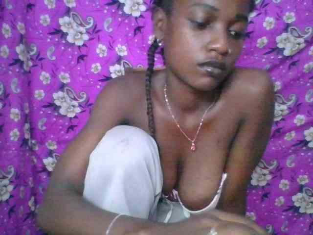 Modèle: LovelyBlackGirl